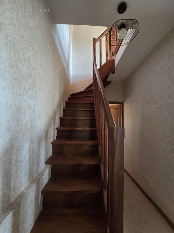 Ensemble immobilier dans le bourg du village - photo 25