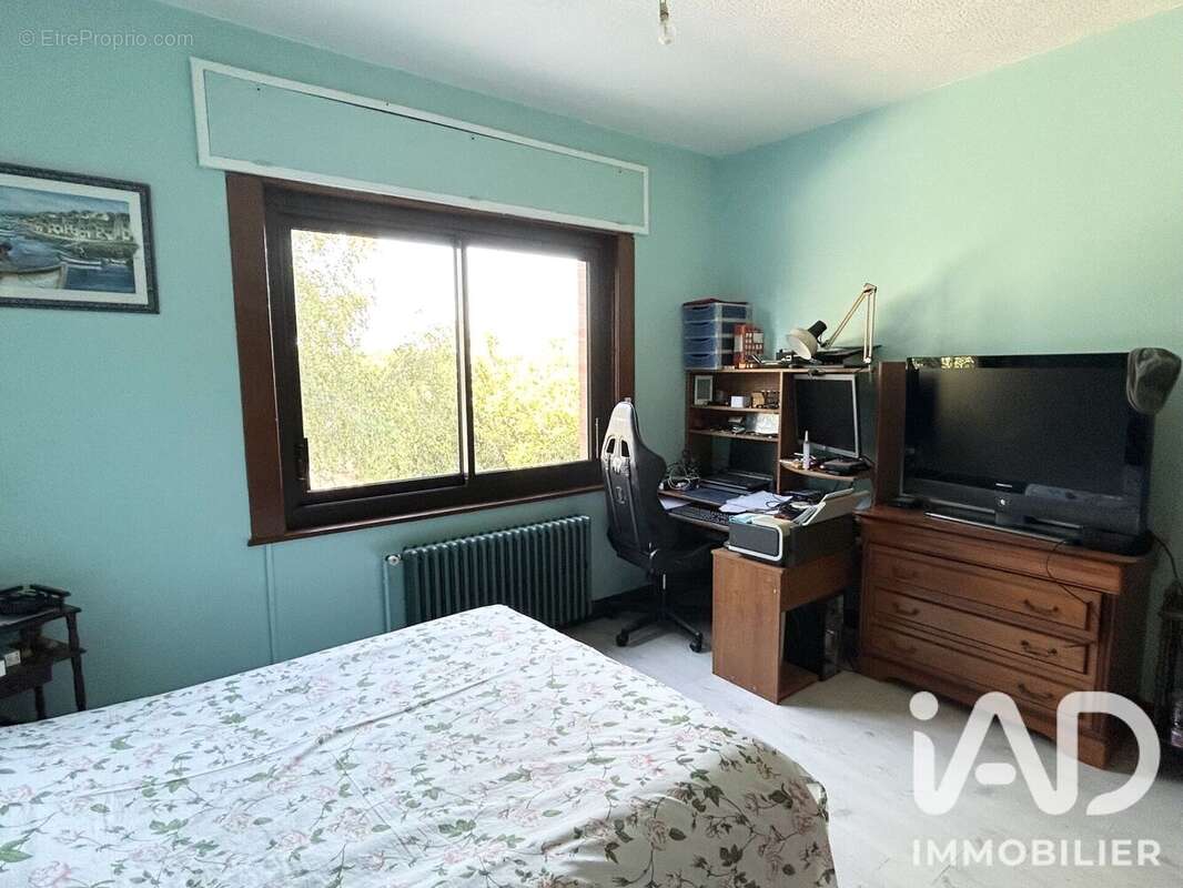 Maison 303 m² à Guilly  - photo 7