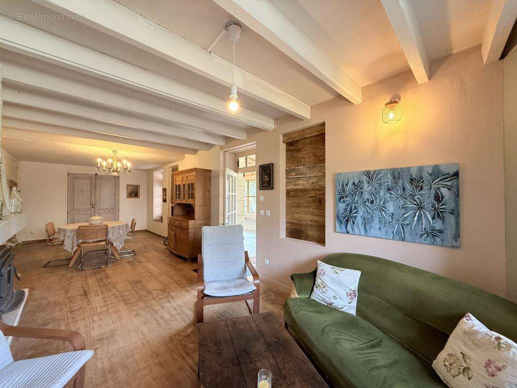 Maison à AUBETERRE-SUR-DRONNE