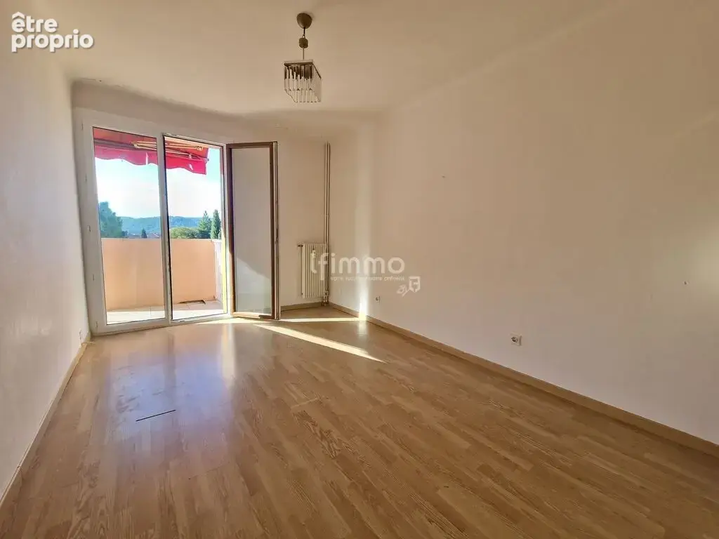 Appartement T3 avec terrasse et cave - photo 4