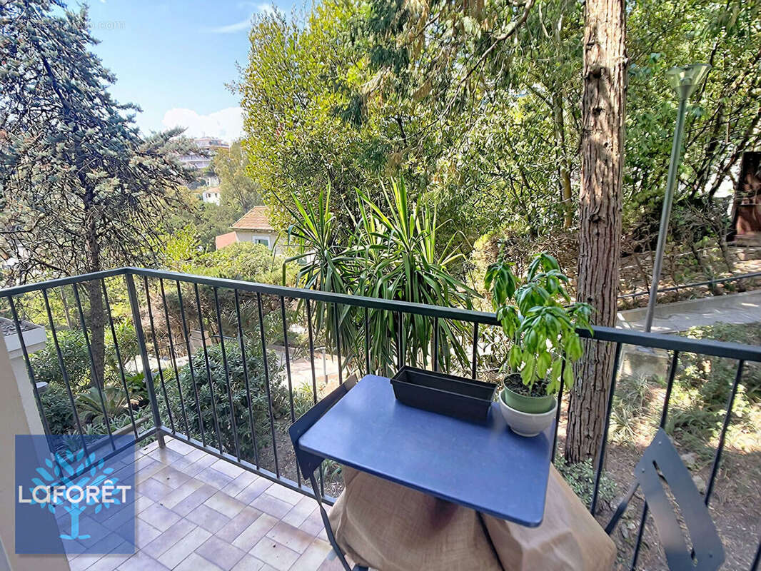 Cannes Petit Juas - 3 pièces traversant avec balcon et vue dégagée - photo 8