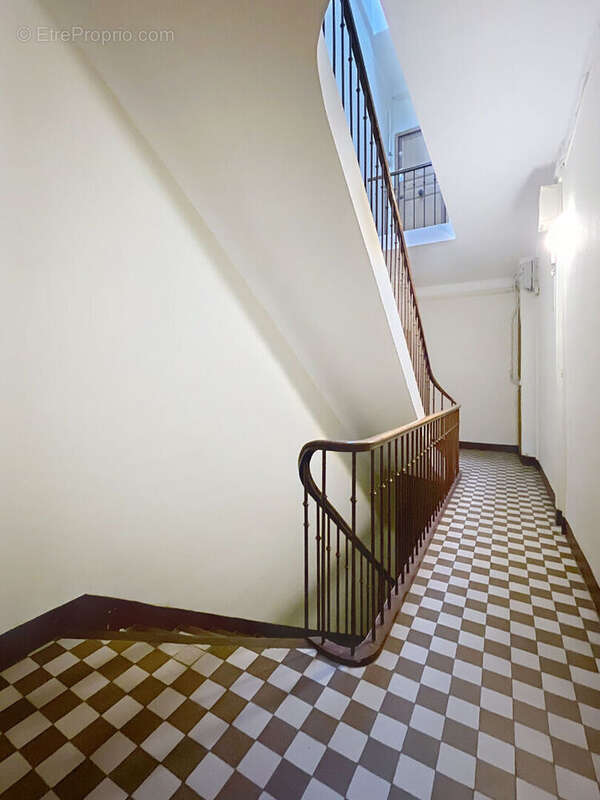 Appartement à MARSEILLE-4E