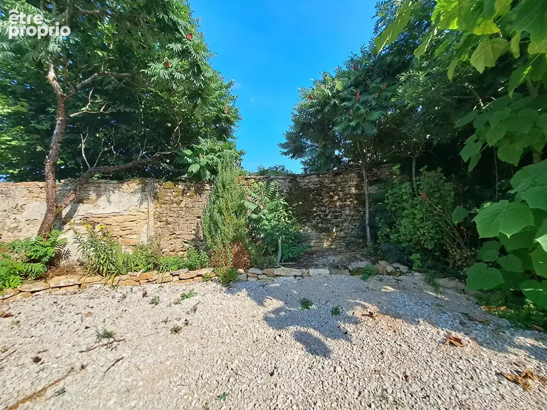 Bâtisse en pierre à réhabiliter, vue sur le vignoble Jurassien à Ménétru-Le-Vignoble 39210 - photo 10