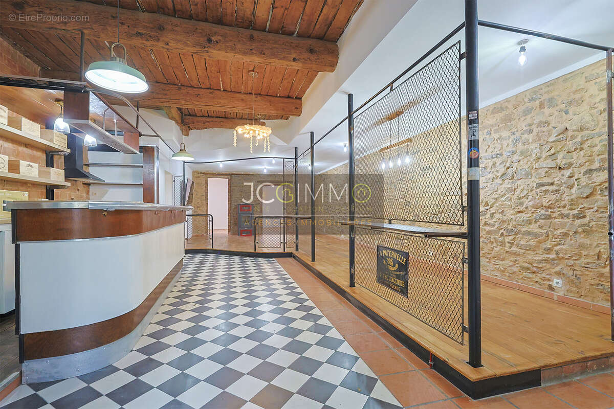 Appartement à CUERS