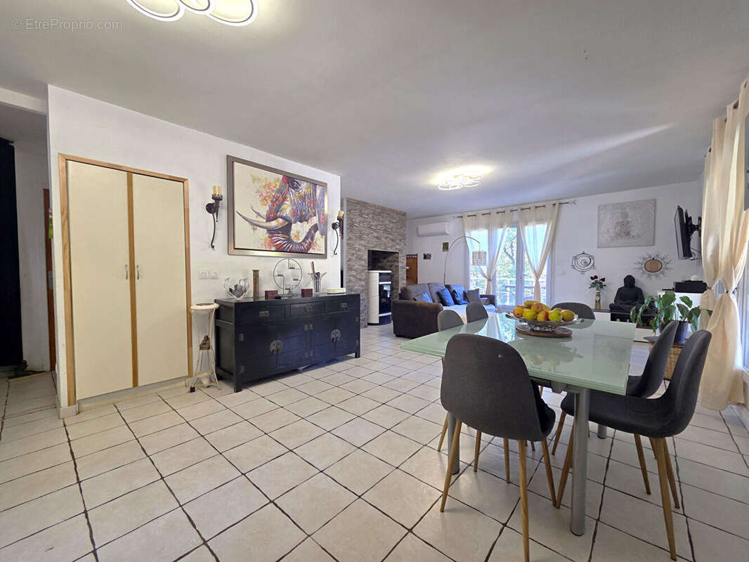 Maison à SOLLIES-TOUCAS