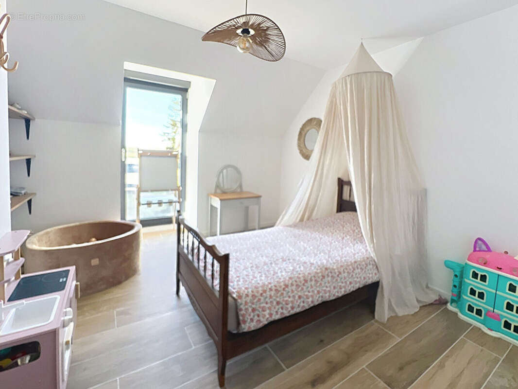 Maison à AMBILLOU-CHATEAU