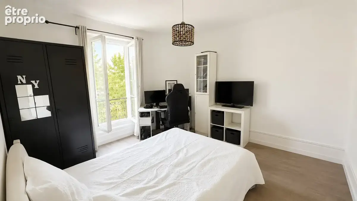 Belle meulière de caractère avec 4 chambres et un jardin. - photo 9