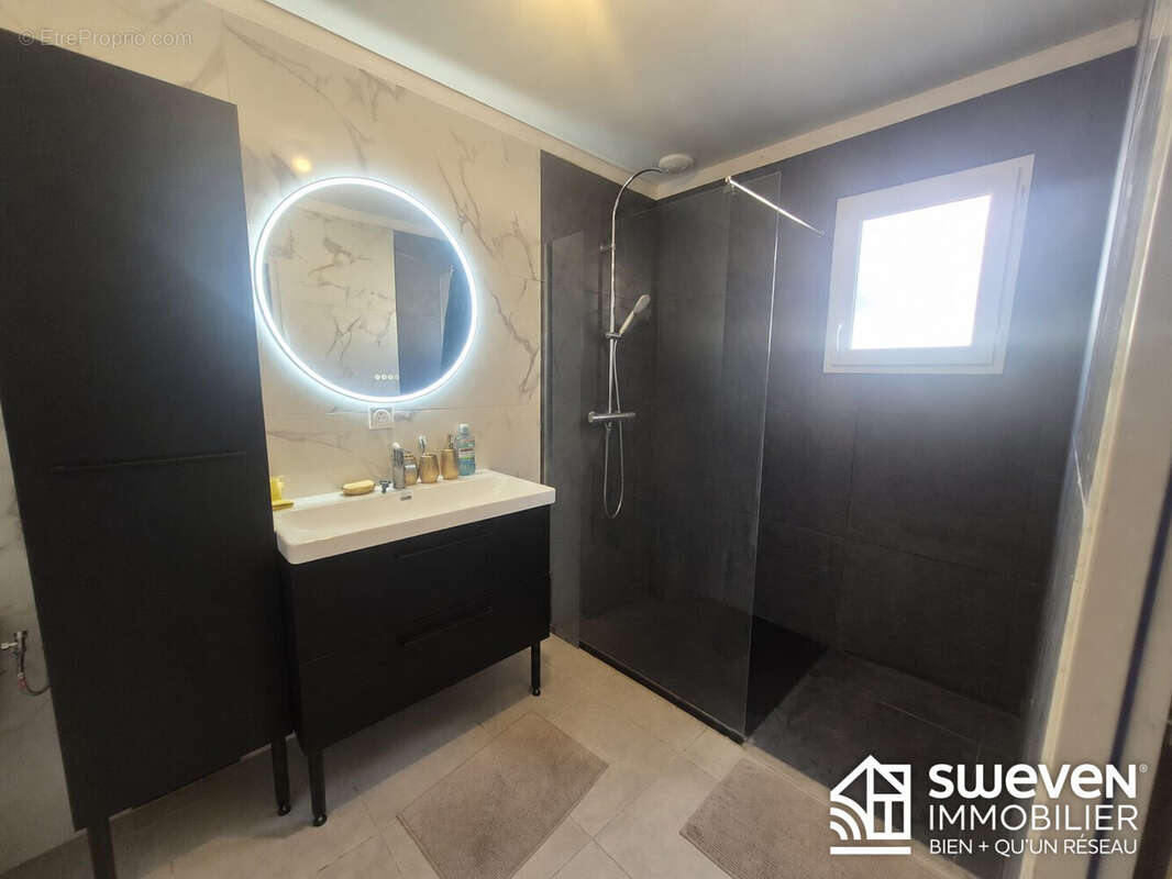 Maison 80 m² à Saint-Hilaire  - photo 4