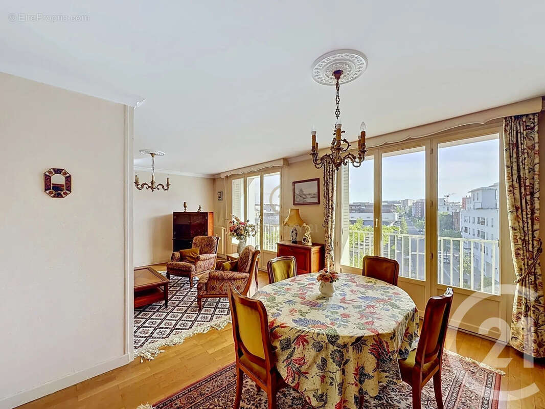 Appartement à LYON-8E