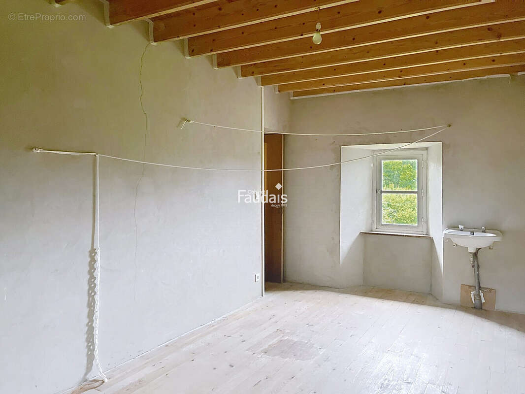 Maison 82 m² à Le Lorey  - photo 9
