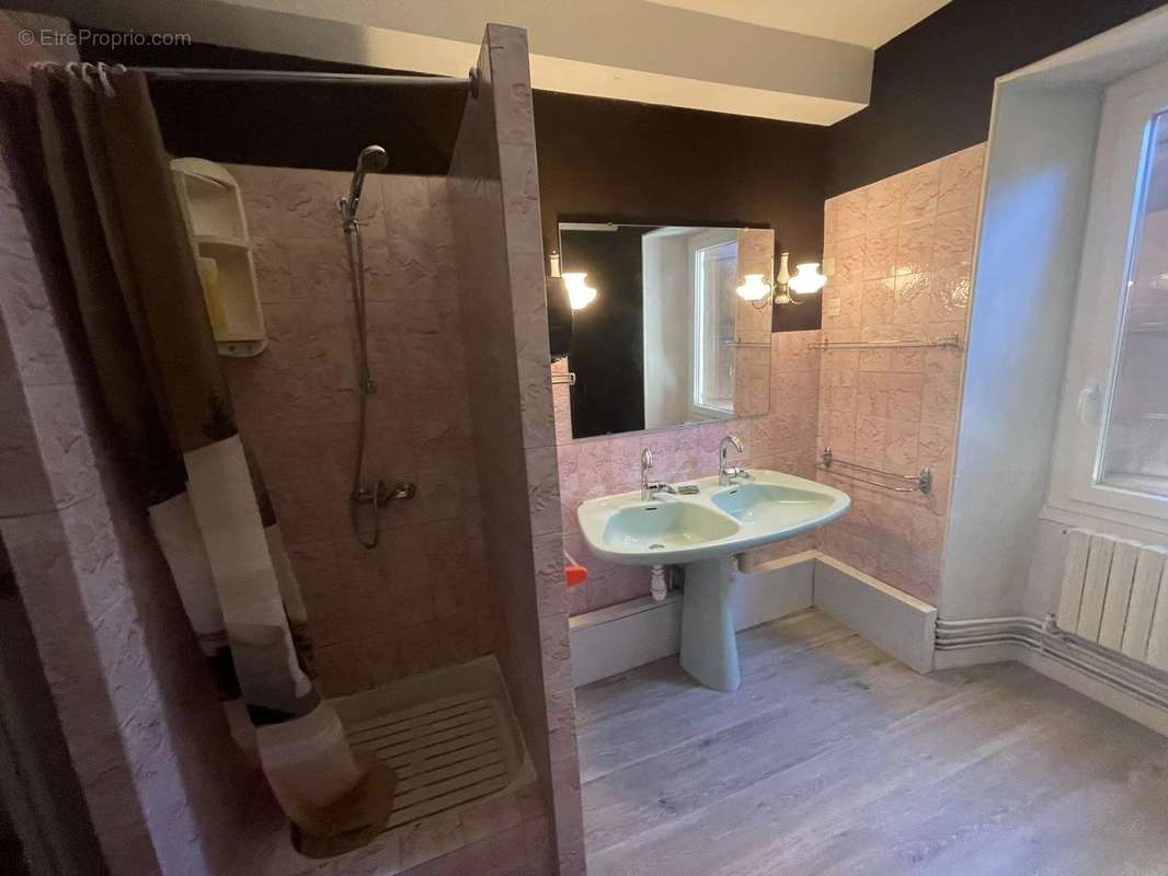 Maison à VIC-FEZENSAC