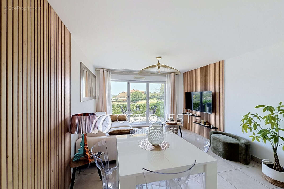 Appartement à LA COLLE-SUR-LOUP