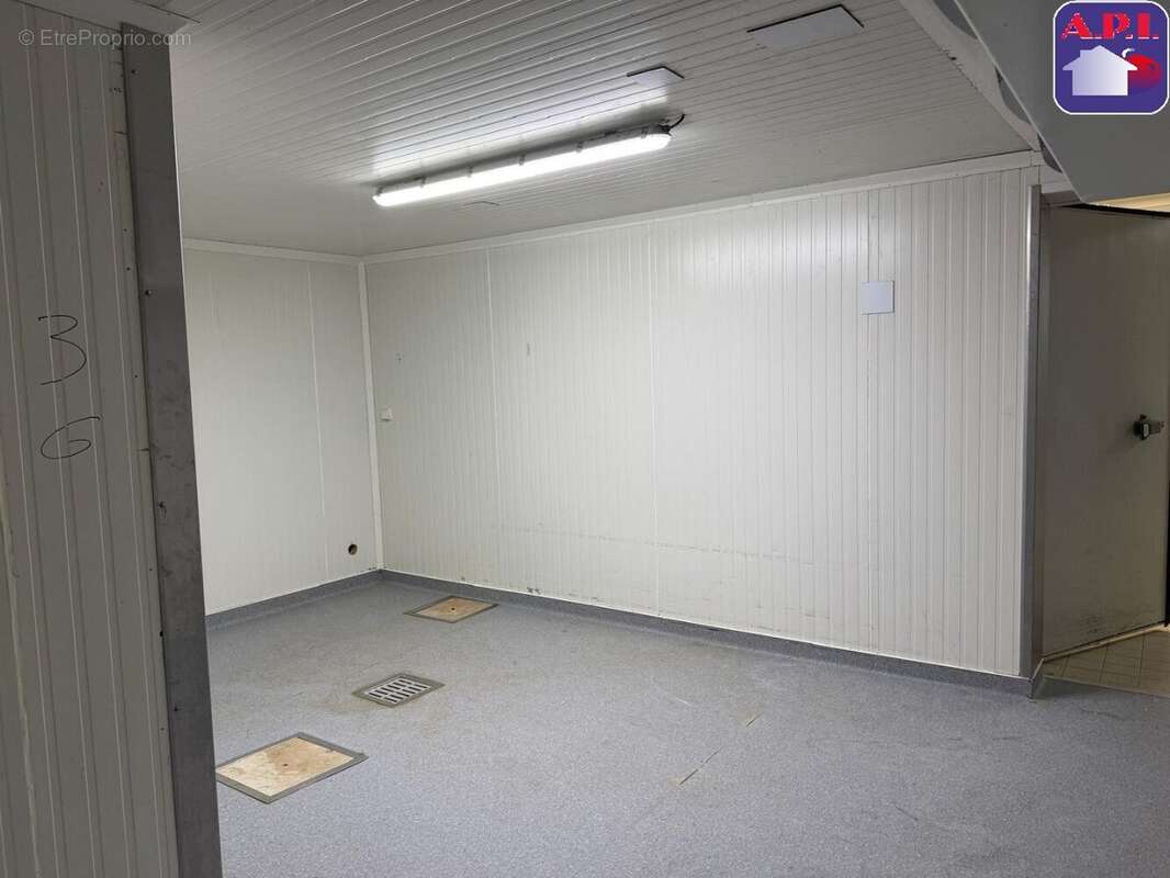 Commerce 795 m² à Ferrieres-Sur-Ariege  - photo 6