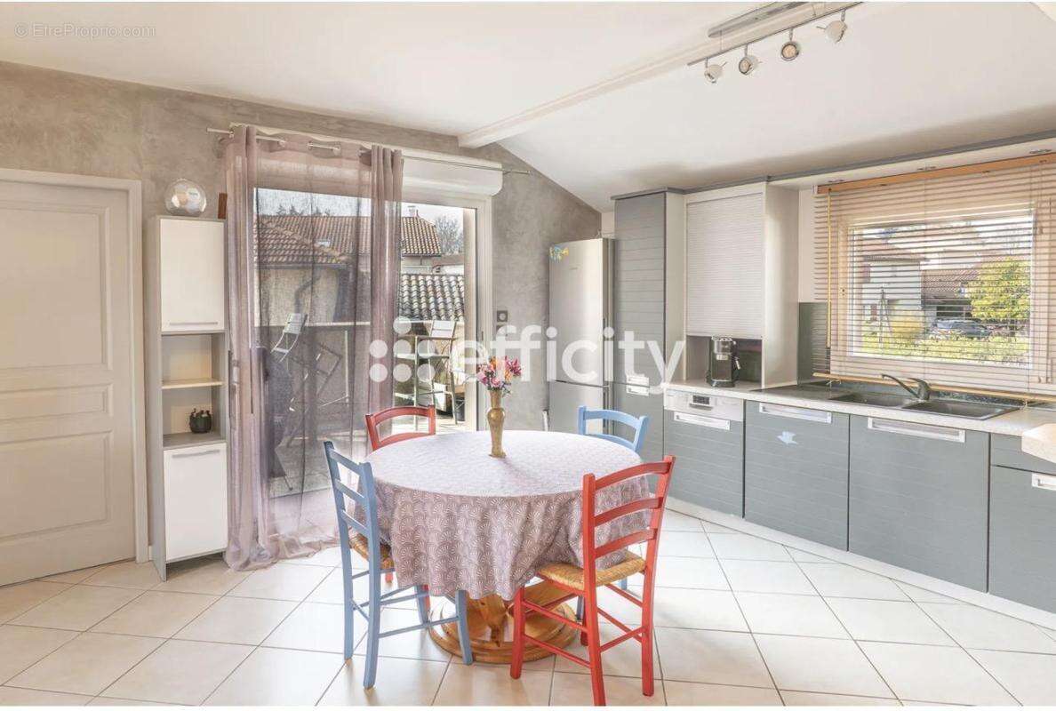 Appartement à VALENCIN