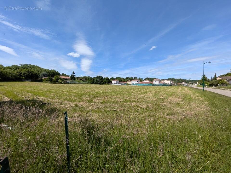 Terrain à BOURG-SAINT-CHRISTOPHE