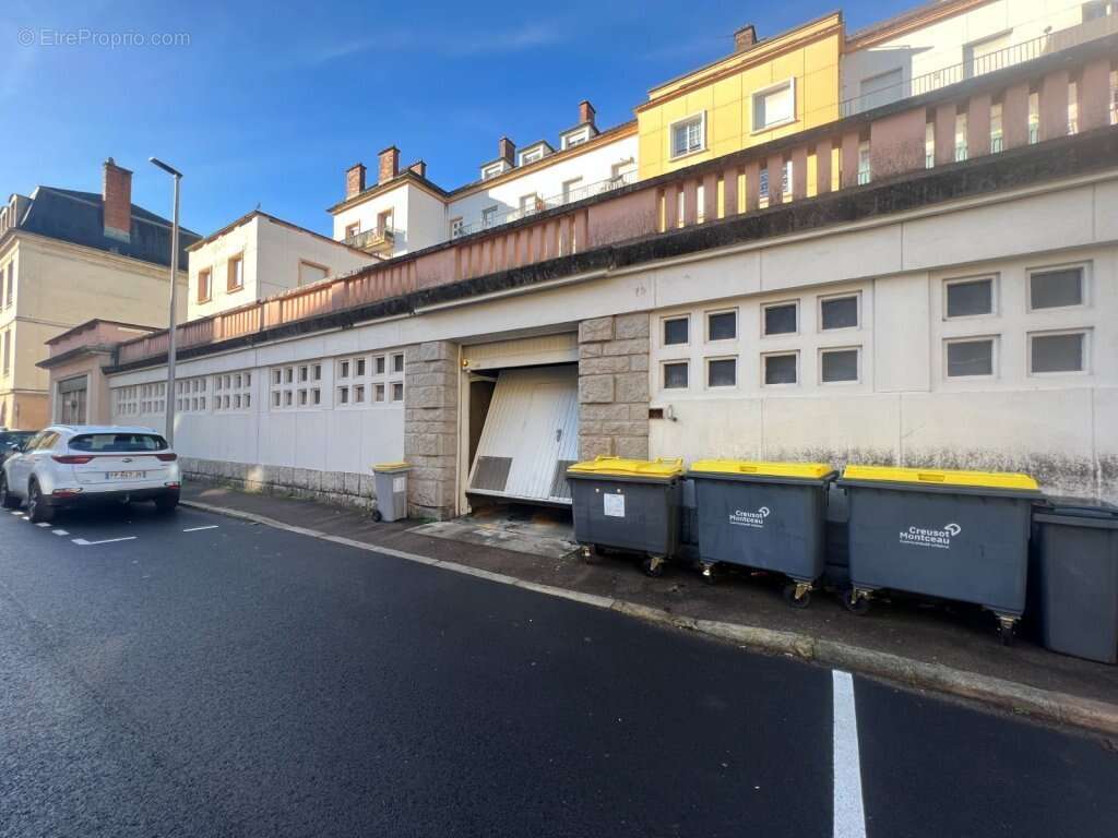 Parking à LE CREUSOT