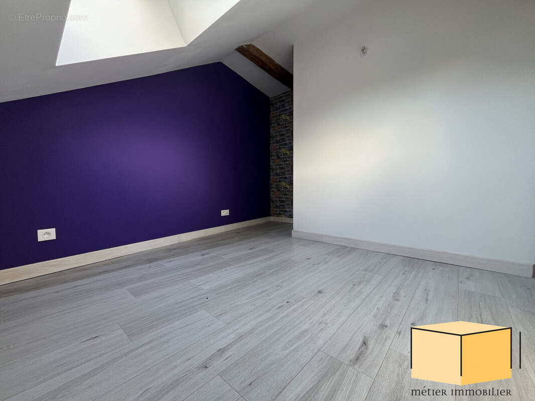 Appartement à YENNE
