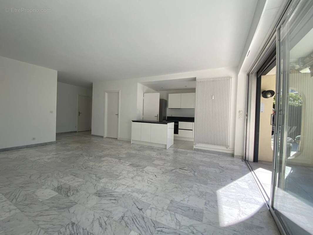 Appartement à LE CANNET