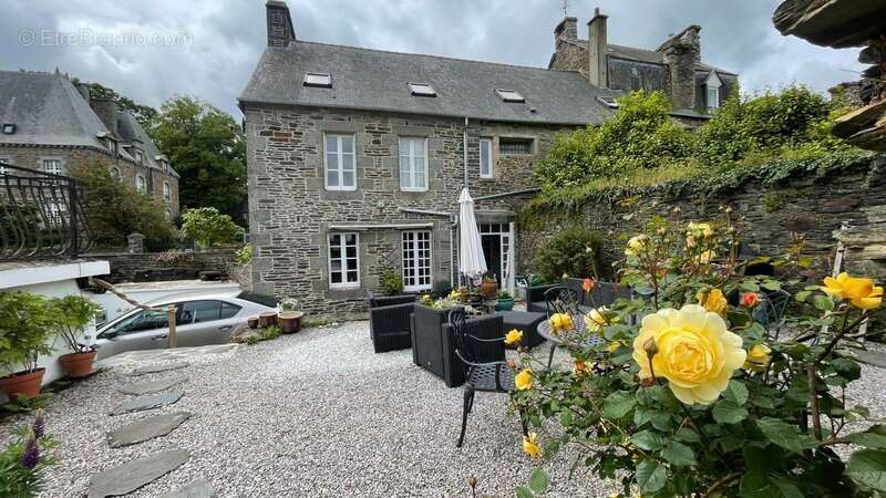 Maison à GOUAREC