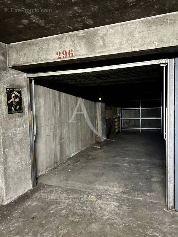 Parking à PARIS-19E