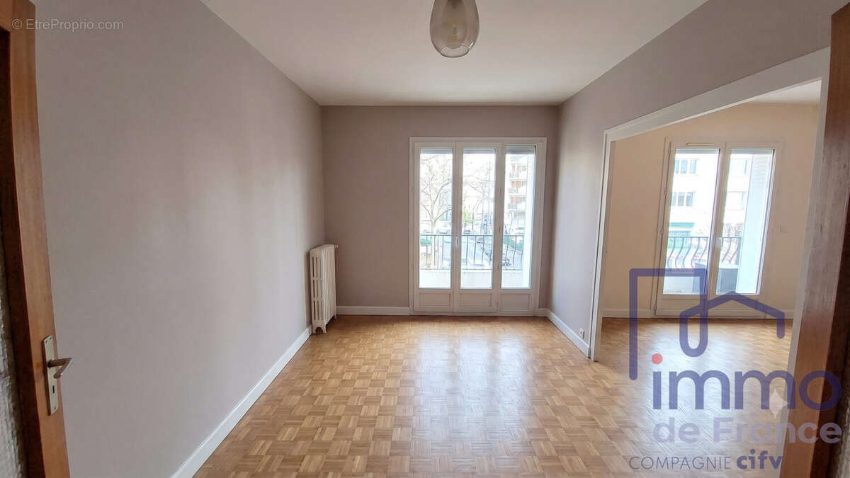 Appartement 95 m² à Saint-Etienne  - photo 2