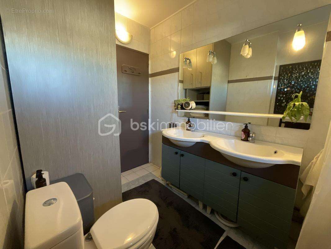 Appartement à FRESNES