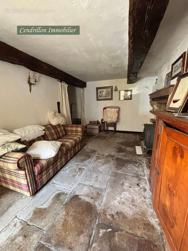 Maison à SAINT-PARDOUX-MORTEROLLES