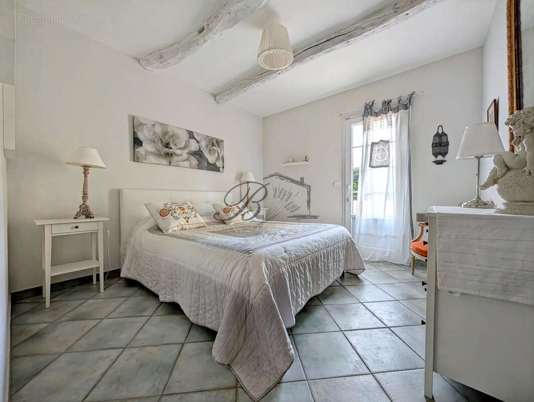 Maison à MEYRARGUES