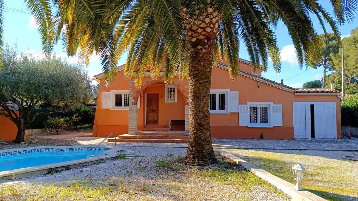 Maison à SIX-FOURS-LES-PLAGES