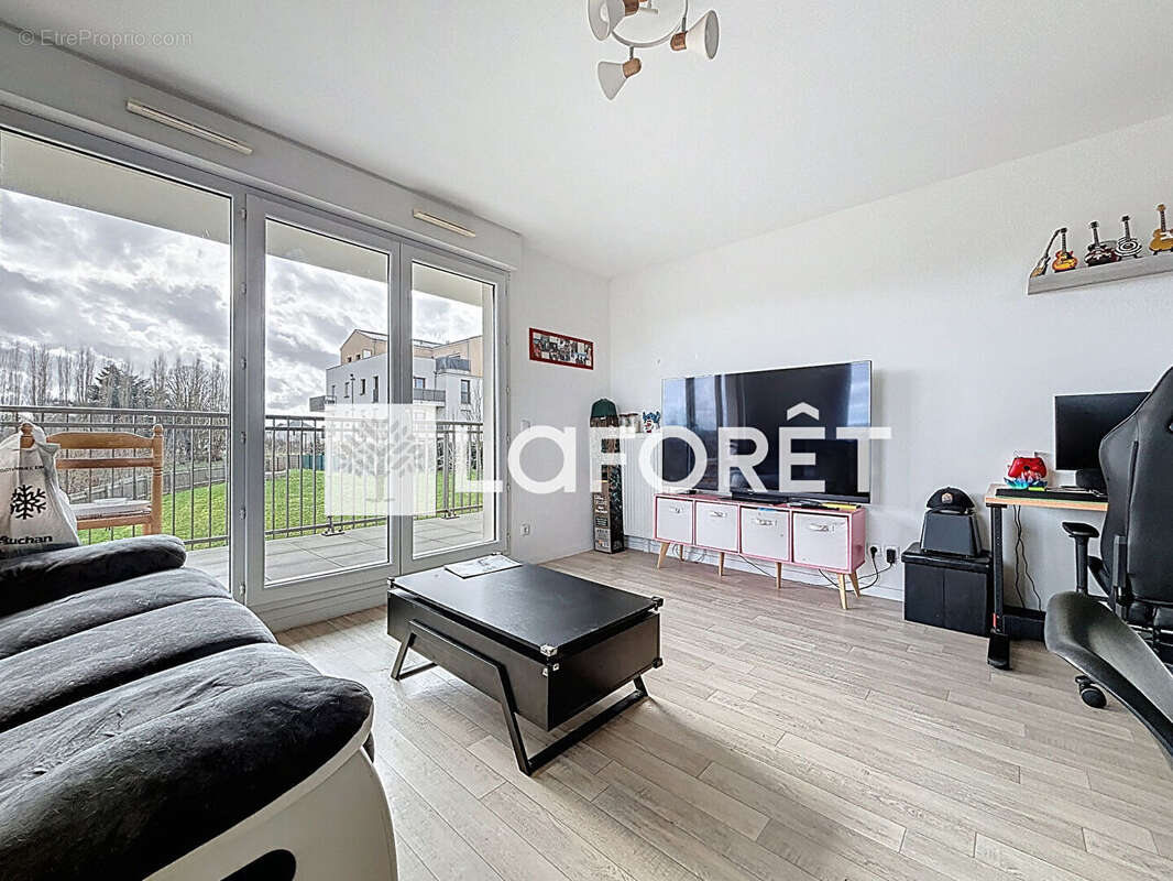 Appartement à VERT-SAINT-DENIS