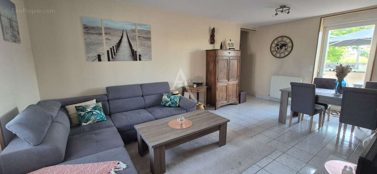 Maison à LA CHAPELLE-VENDOMOISE