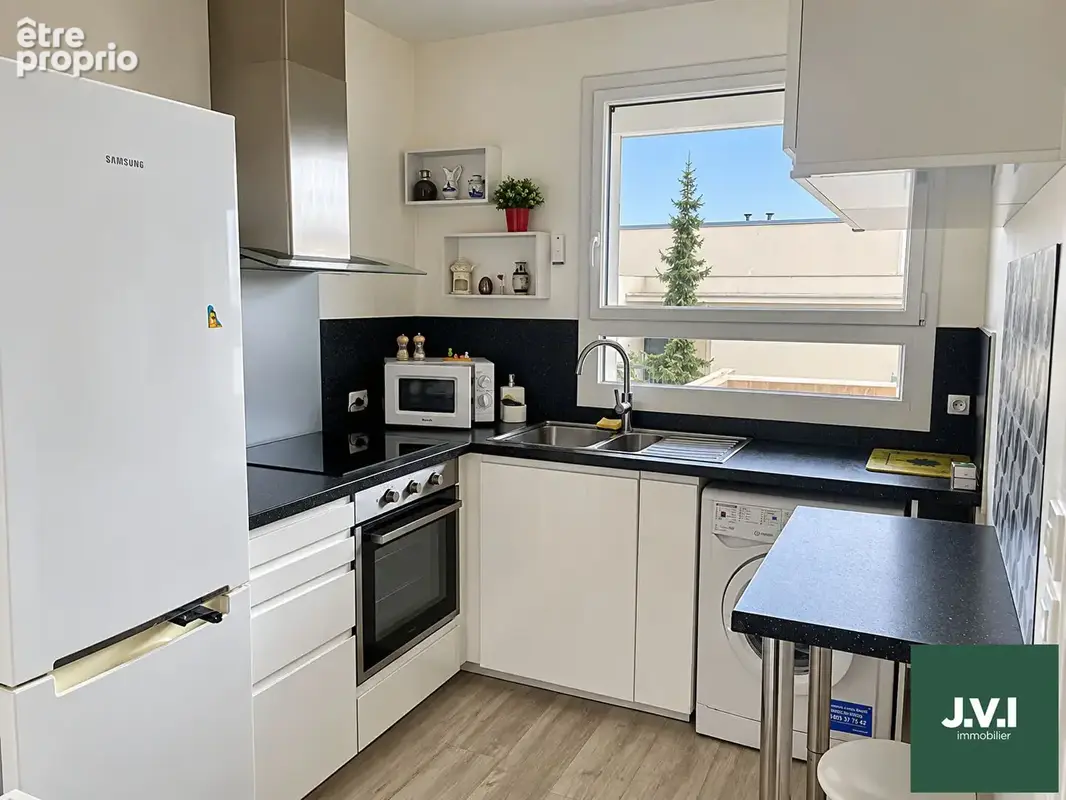 Montmorency  nouveau prix, 4 pièces 77.65 m2 en plein centre ville - photo 3