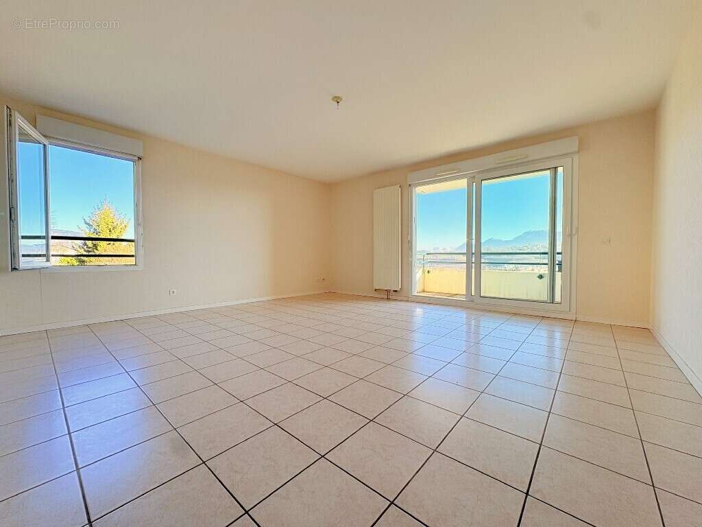 Appartement à ALLONZIER-LA-CAILLE