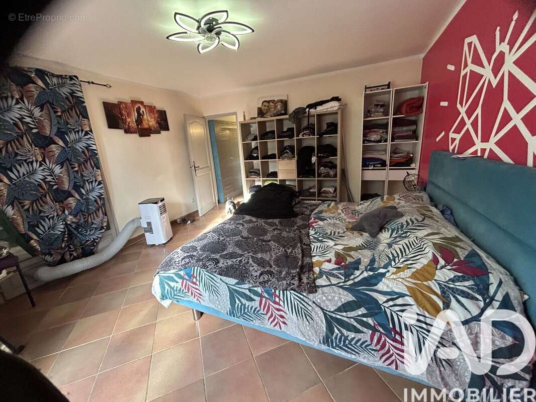 Photo 2 - Maison à JONQUIERES-SAINT-VINCENT