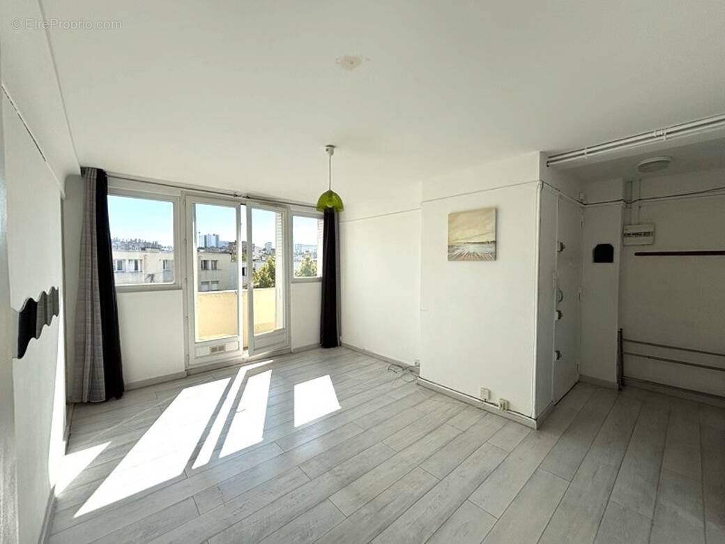 Appartement à MARSEILLE-3E
