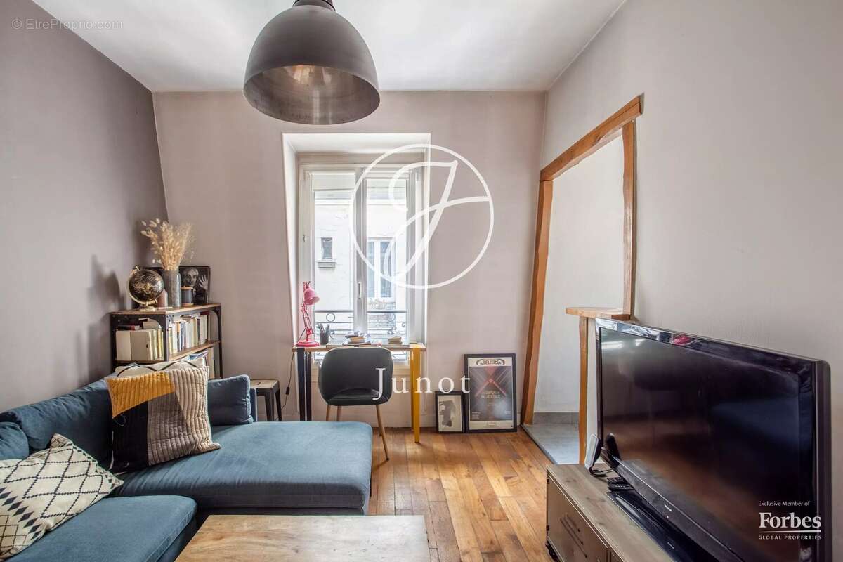 Paris 18e - DAMRÉMONT / MONTCALM - Appartement - 32,7m² Carrez - 1 chambre - Dernier étage - photo 4