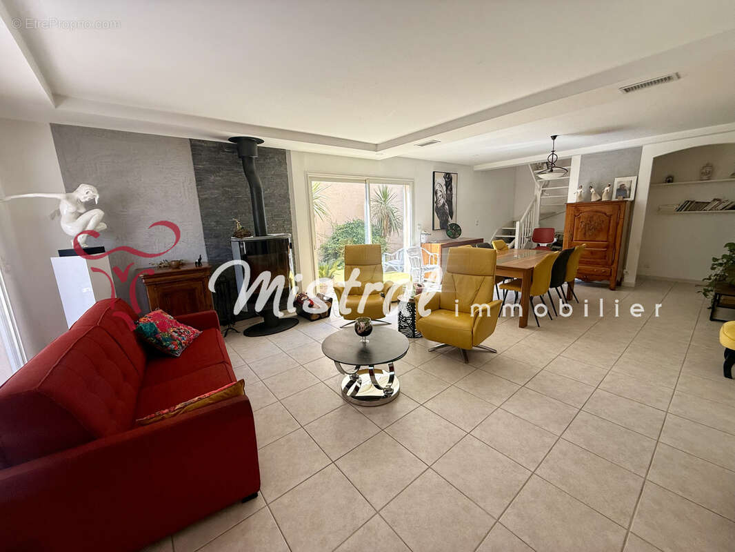 Aigues mortes villa 3 chambres suite rdc garage - photo 2