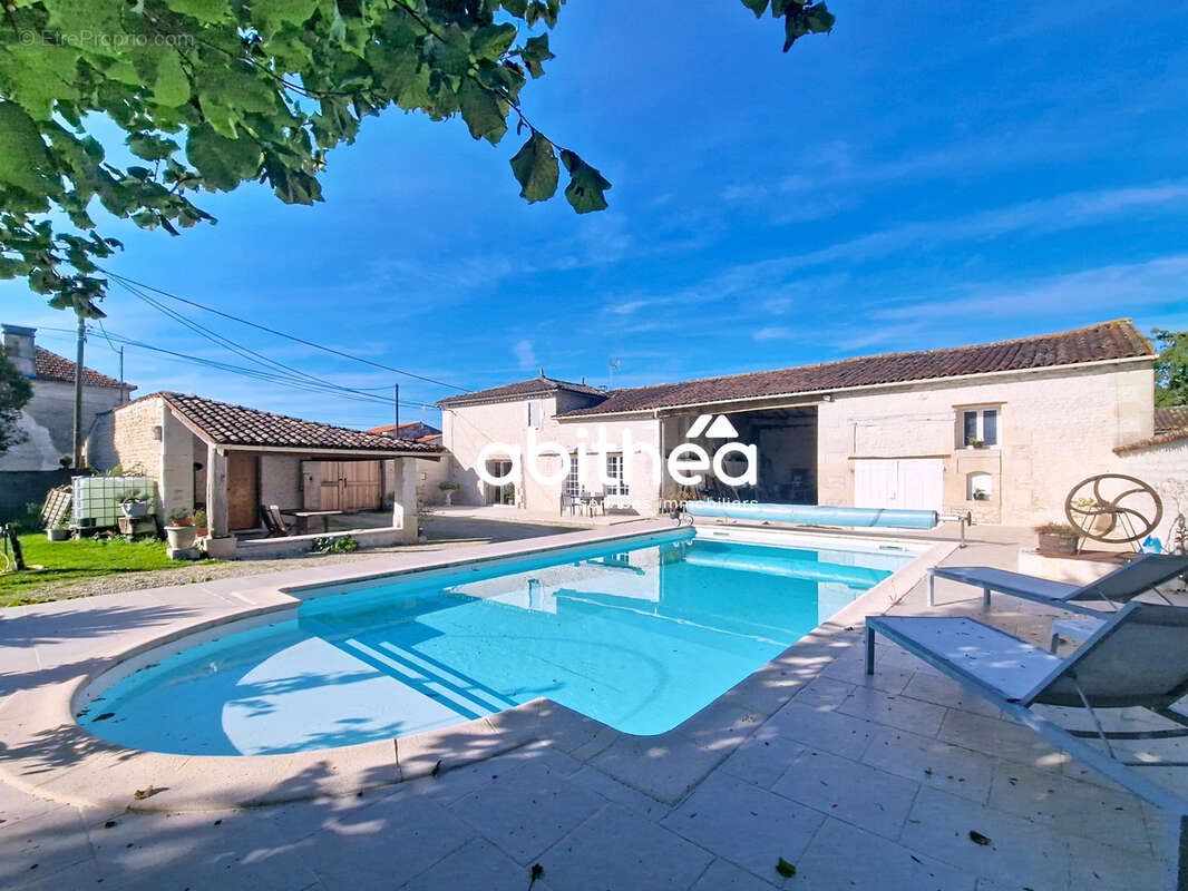 Maison à ECHEBRUNE