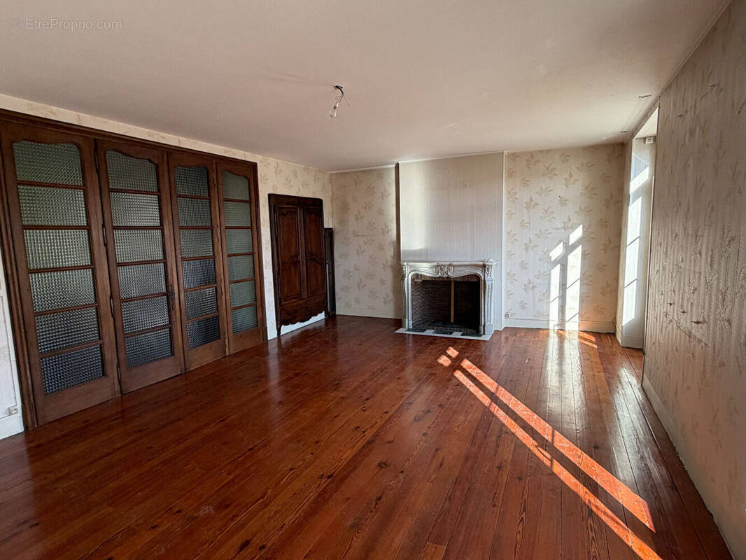 Appartement à LABRUGUIERE