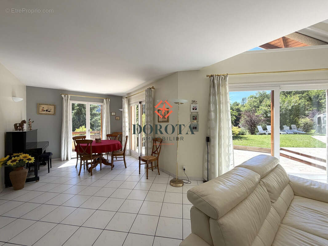 Maison 167 m² à La Combe-De-Lancey  - photo 8