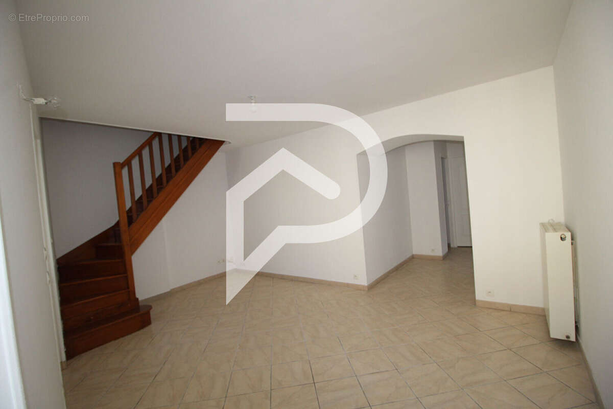 Appartement à NANTEUIL-LE-HAUDOUIN