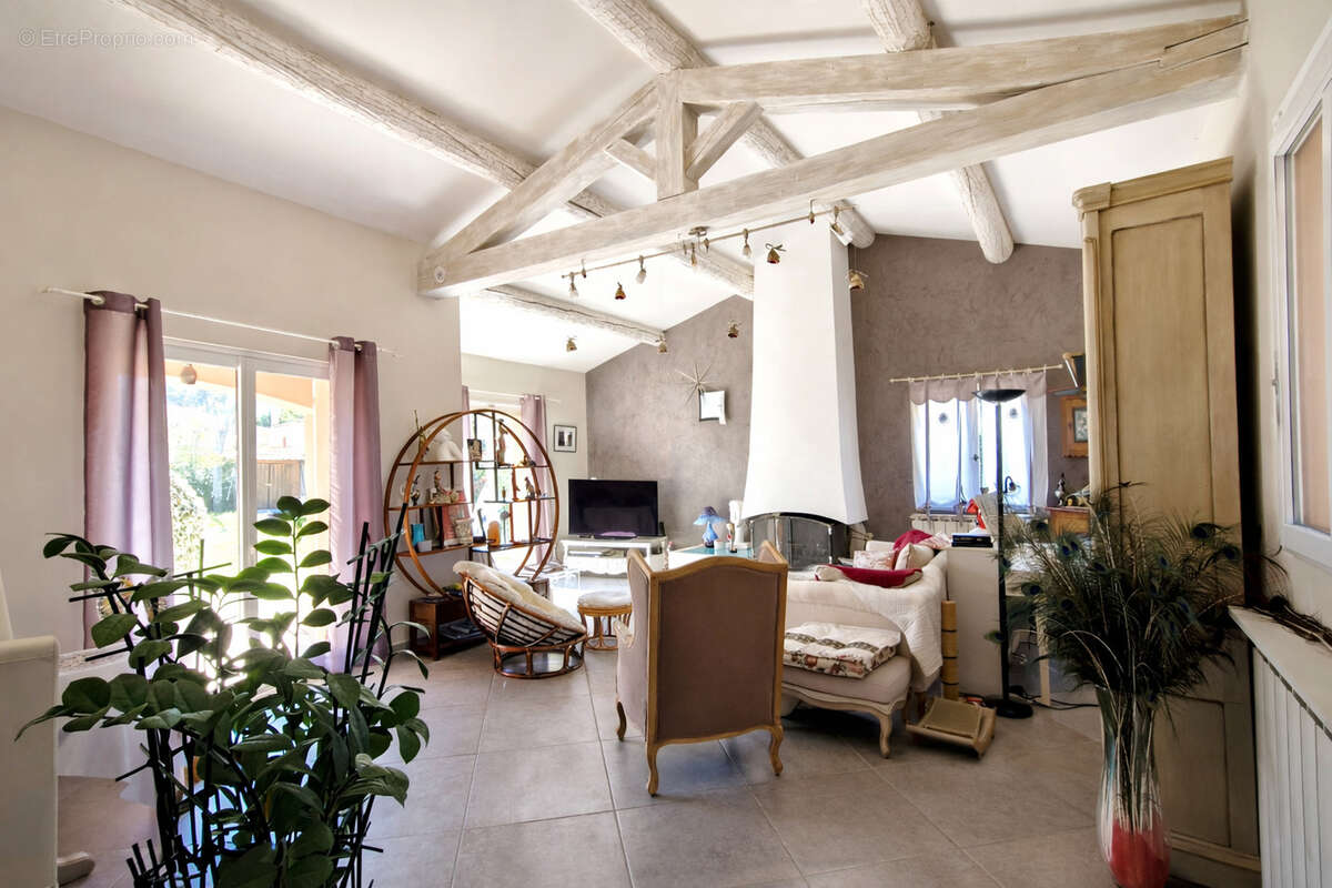 Maison à PERNES-LES-FONTAINES