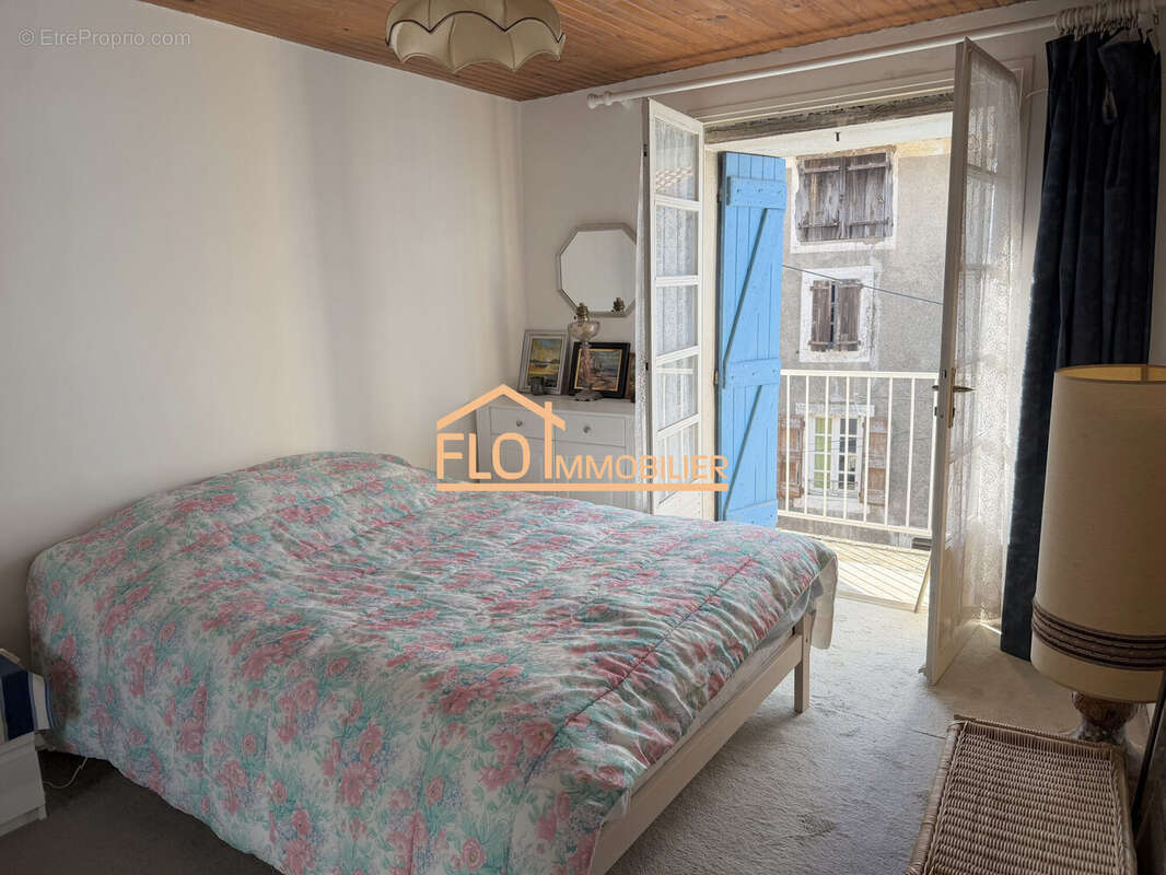 Maison à LA VACQUERIE-ET-SAINT-MARTIN-DE-CASTRIES