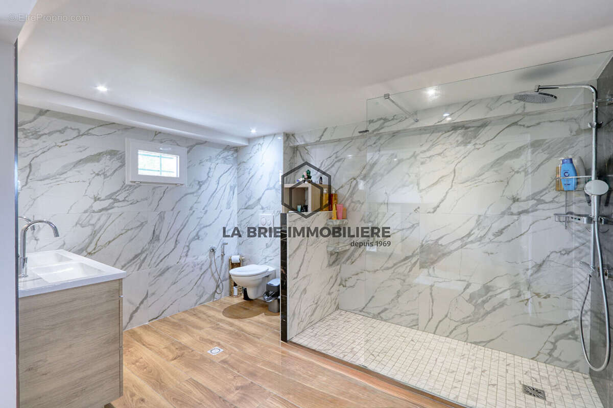 Maison à VILLECRESNES