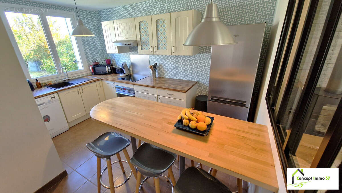 Maison à LA VILLE-AUX-DAMES