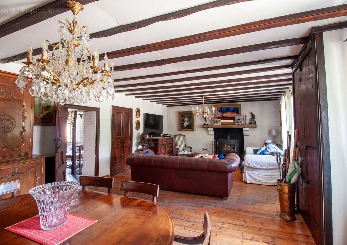 Maison à SAINT-DIZIER-LES-DOMAINES