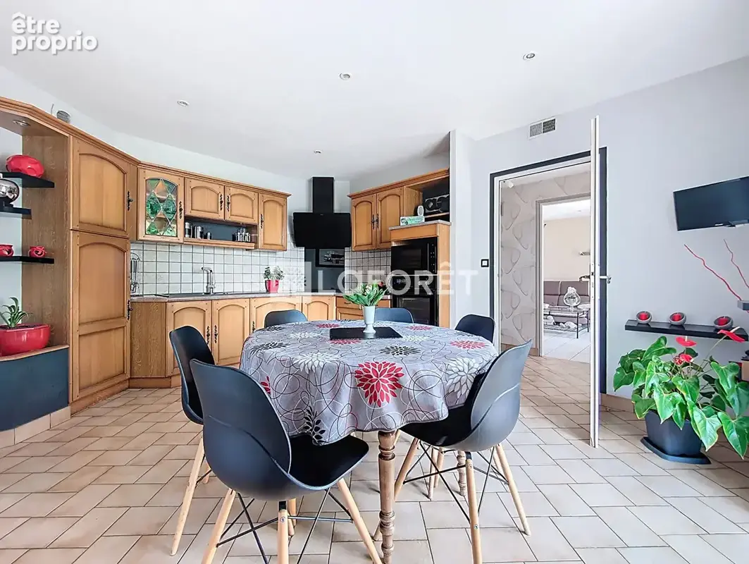 Maison et Granges à réhabiliter sur 2 hectares - photo 6