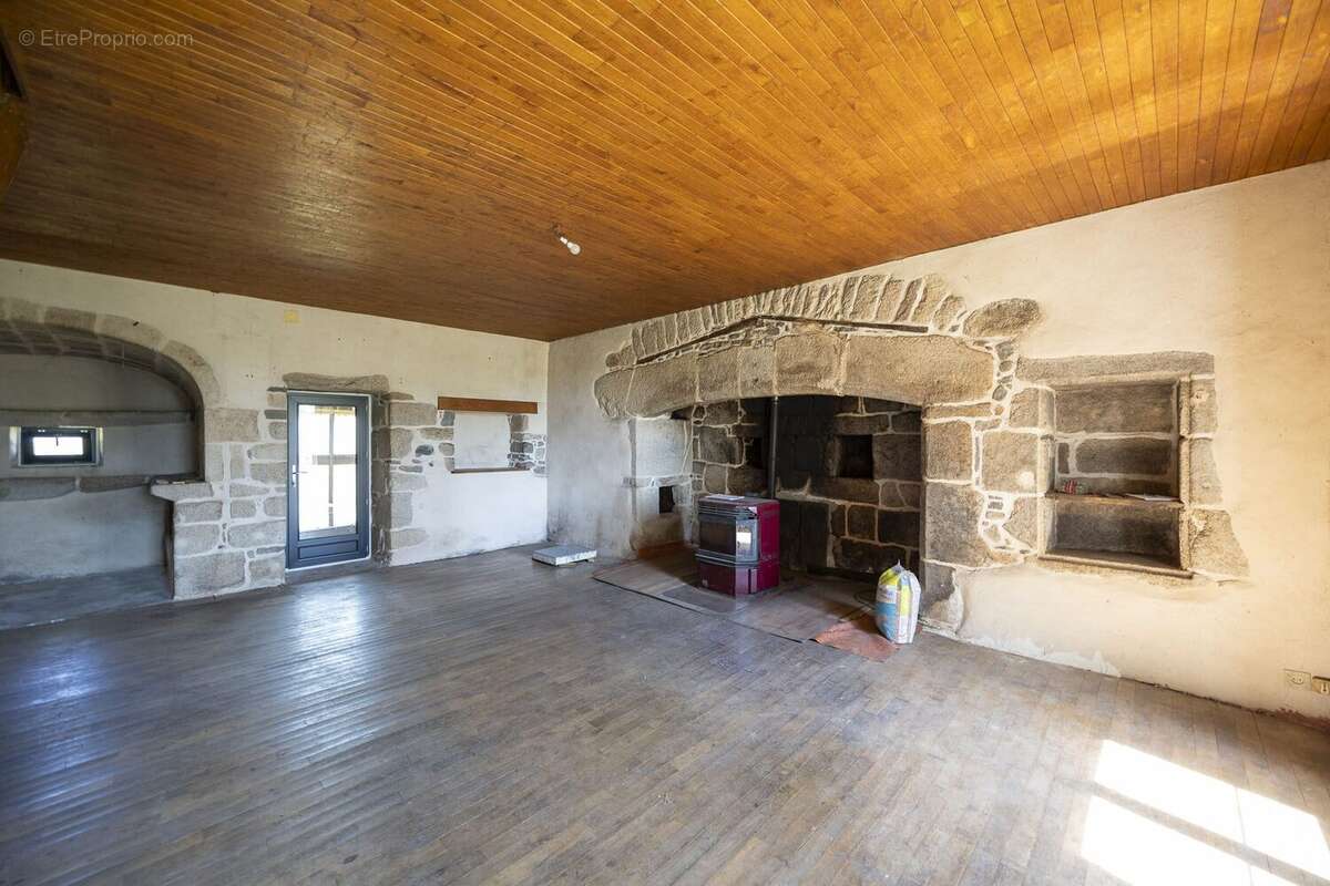 Maison à RILHAC-XAINTRIE