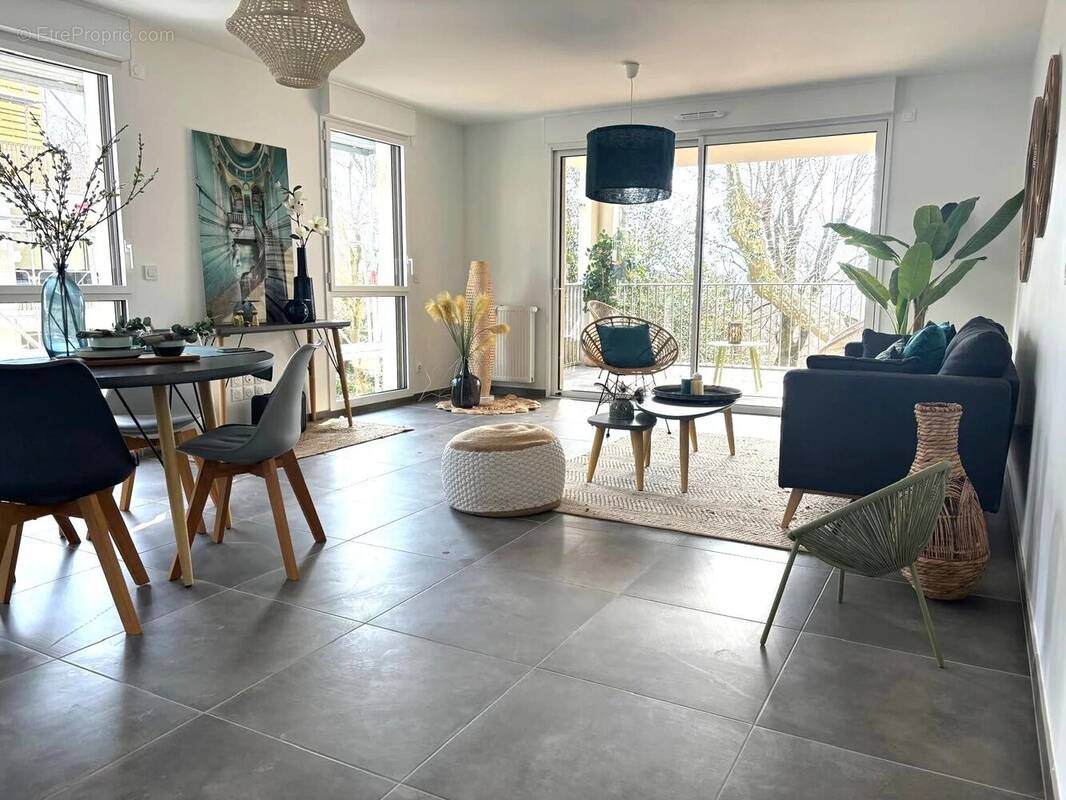 Appartement à LE PONT-DE-CLAIX