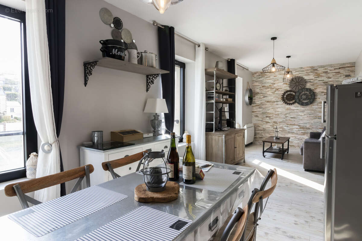 Appartement à PORT-EN-BESSIN-HUPPAIN